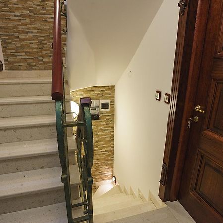 Apartments Wine House Old Town Котор Экстерьер фото