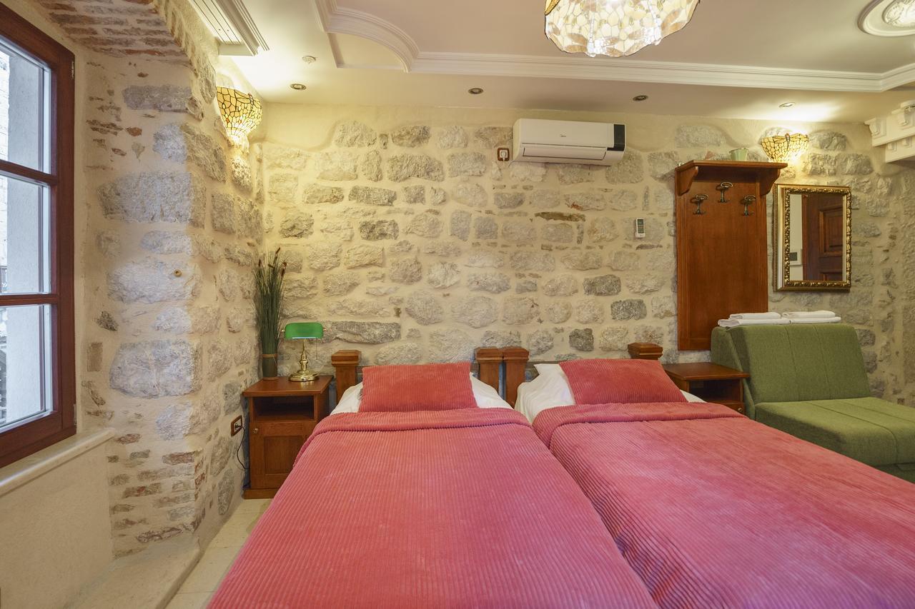 Apartments Wine House Old Town Котор Экстерьер фото